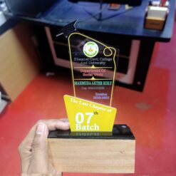 Alternative view of Premium Acrylic Award Crest - A31