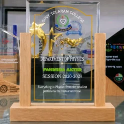 Alternative view of Premium Acrylic Award Crest - A02